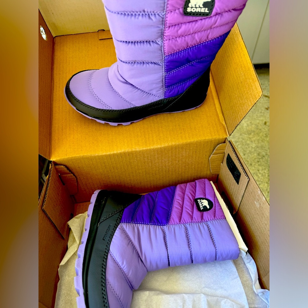 Brand NEW girl Sorel winter boots.